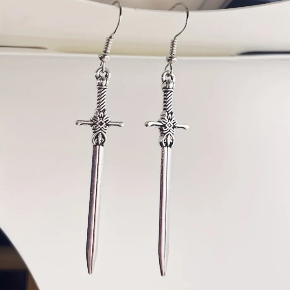 NEW Sword Dagger dangle Earrings Silver color - Boutique